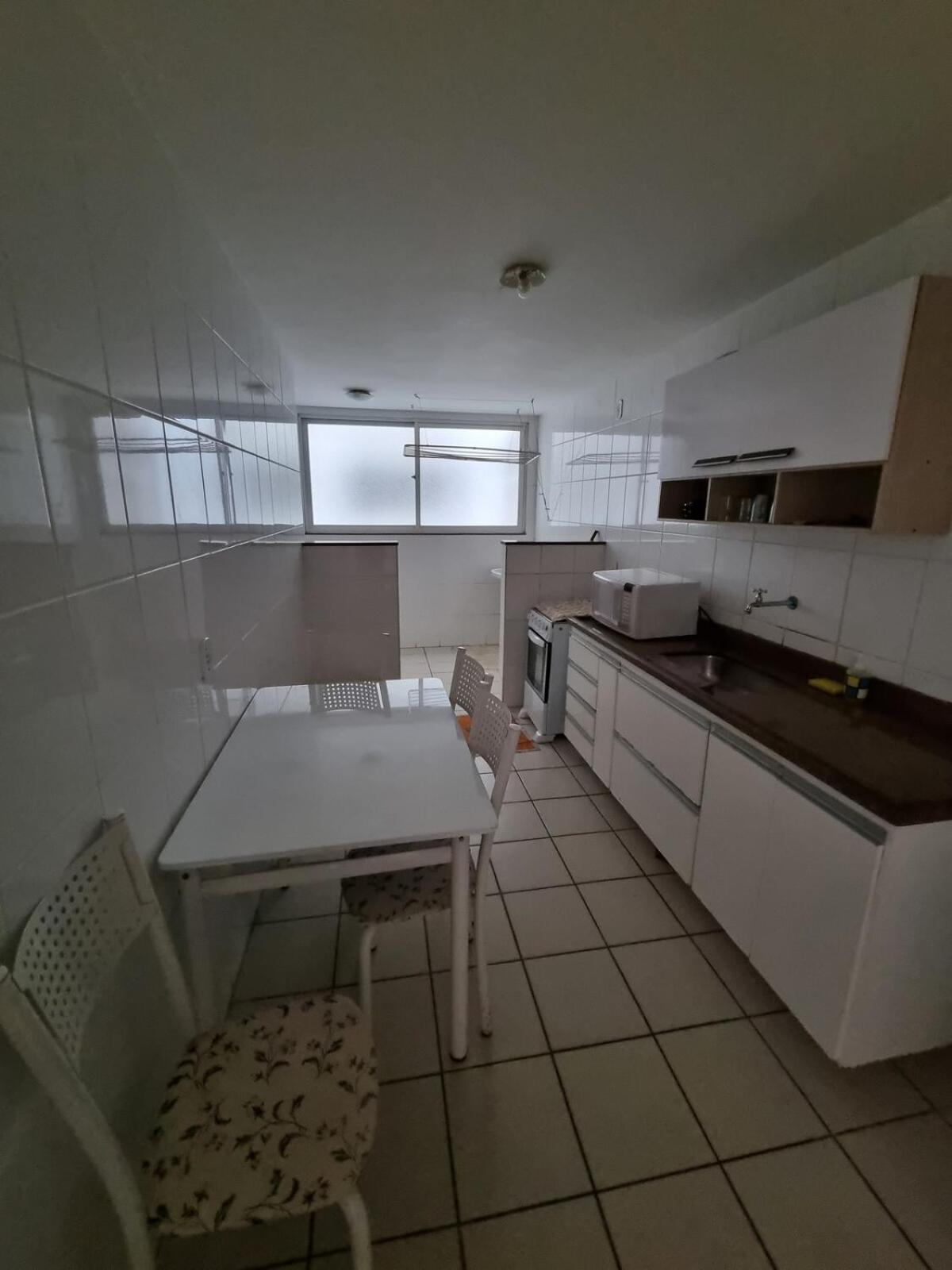 - 3 Quartos, 1 Suite, 1 Vaga Portaria 24hrs Guarapari