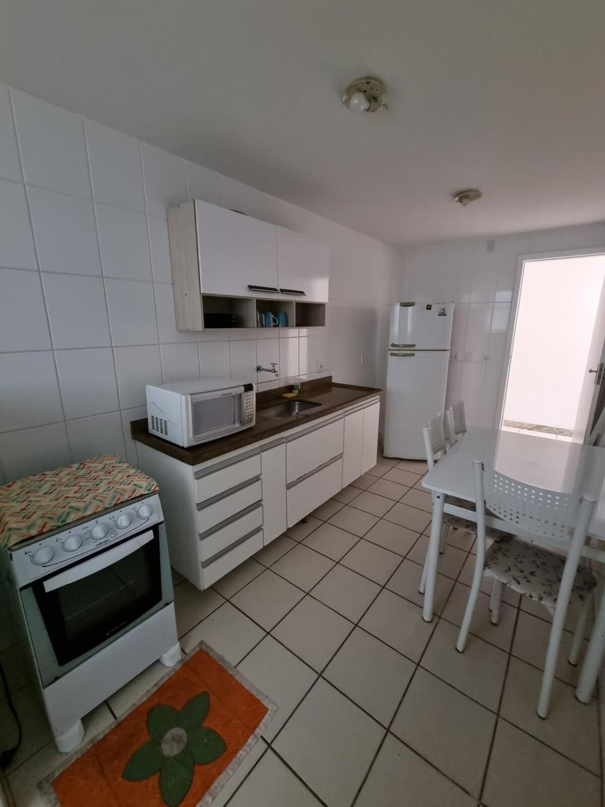 - 3 Quartos, 1 Suite, 1 Vaga Portaria 24hrs Guarapari